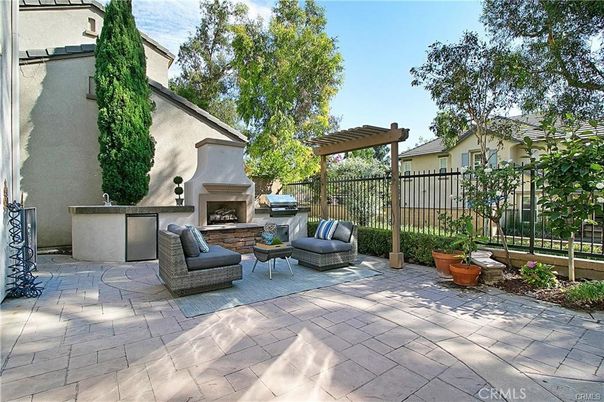 Exterior, Fireplace