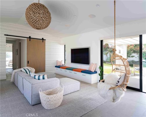 Interior, Living room, Pendant Lights, Recessed Lighting