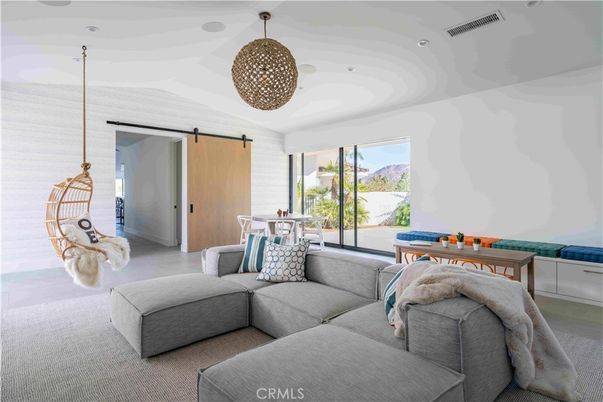 Interior, Living room, Pendant Lights, Recessed Lighting