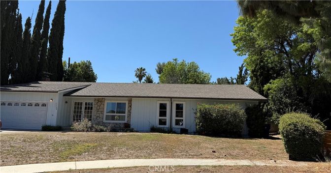 Attached, Exterior, Facade, Ranch