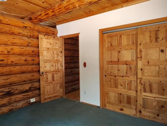 Empty room, Interior, Wooden Beams, Wooden Ceilings, Wooden Walls