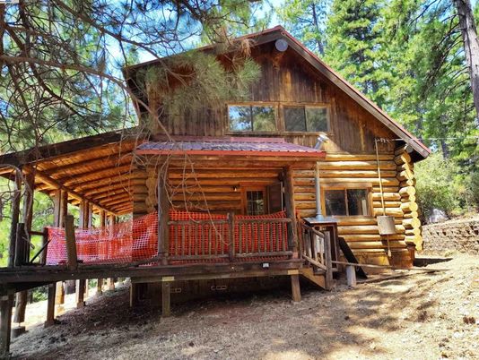Exterior, Facade, Log Home