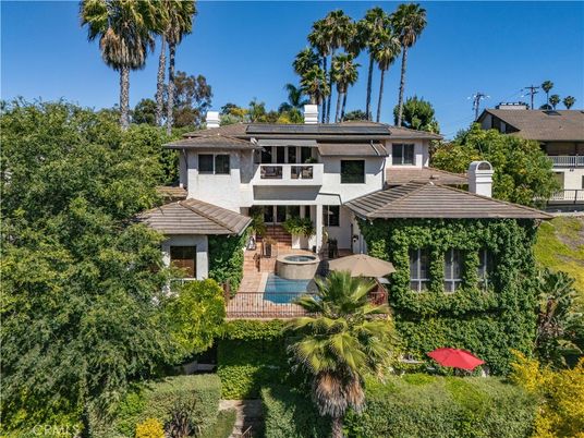 Backyard, Exterior, Facade, Pool, Solar Panels, American Foursquare