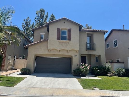 Attached, Exterior, Facade, Mediterranean