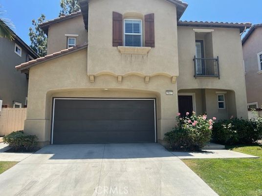 Attached, Exterior, Facade, Mediterranean