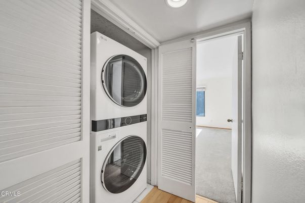 Interior, Recessed Lighting, Utility Closets, Washer, Wood Texture Flooring