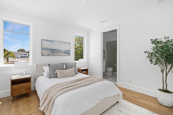 Bathroom, Bedroom, Interior, Recessed Lighting, Wood Texture Flooring