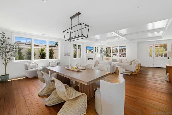 Dining room, Interior, Living room, Pendant Lights, Recessed Lighting, Wood Texture Flooring