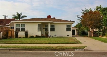 Backyard, Exterior, Facade, Ranch
