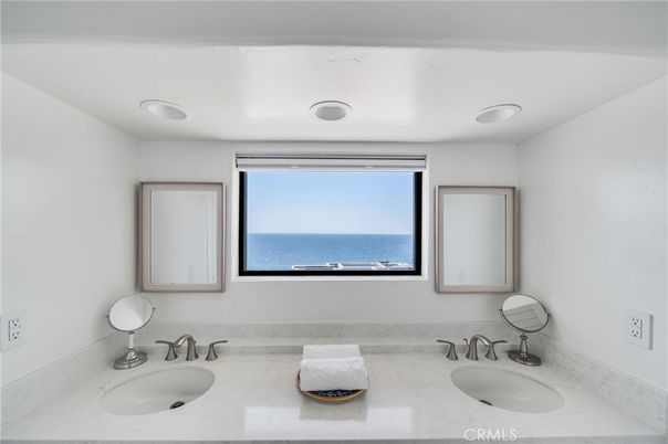 Bathroom, Interior, Recessed Lighting, Water