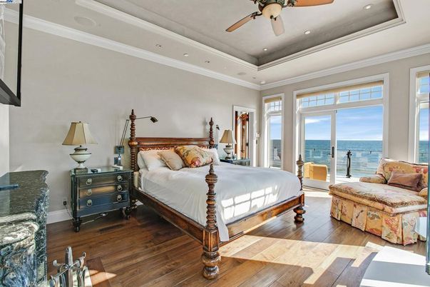 Bedroom, Interior, Recessed Lighting, Water, Wood Texture Flooring
