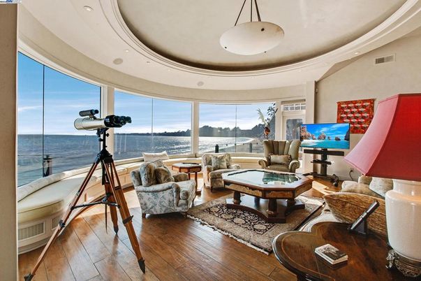 Interior, Living room, Pendant Lights, Recessed Lighting, Water, Wood Texture Flooring