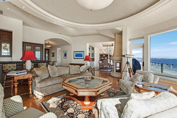Interior, Living room, Recessed Lighting, Water, Wood Texture Flooring