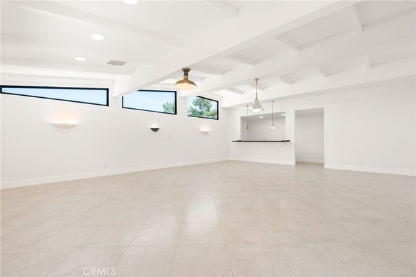 Empty room, Interior, Pendant Lights, Recessed Lighting