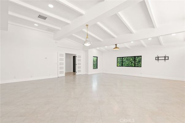 Empty room, Interior, Pendant Lights, Recessed Lighting
