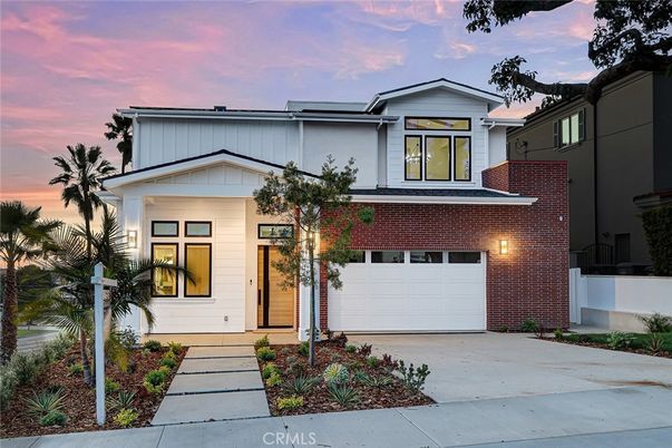 Attached, Exterior, Facade, Brick Facade, Farmhouse