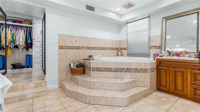 Bathroom, Interior, Recessed Lighting, Walk-in Closets