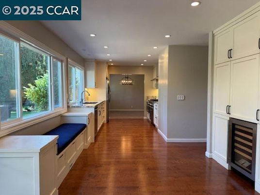 Interior, Kitchen, Pendant Lights, Recessed Lighting, Wood Texture Flooring