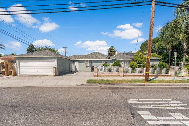 Detached Garage, Exterior