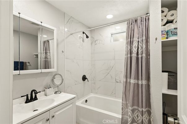 Bathroom, Interior, Marble Walls, Recessed Lighting