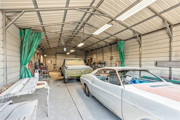 Garage, Interior