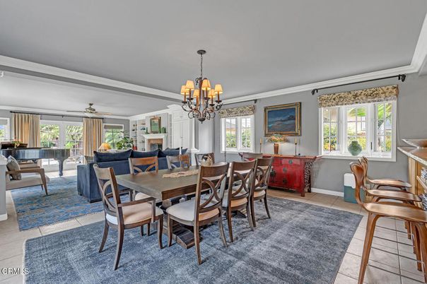 Chandelier, Dining room, Interior