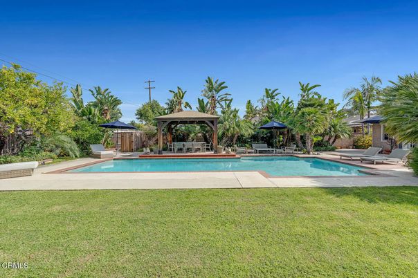 Exterior, Pool