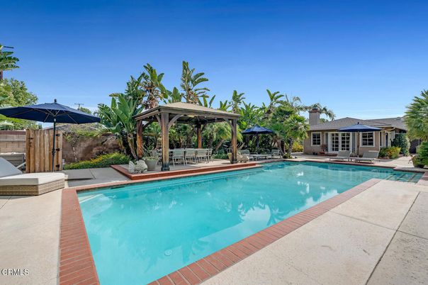 Exterior, Pool