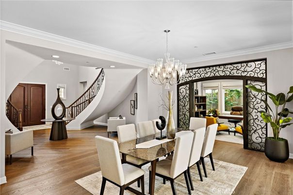 Chandelier, Dining room, Interior, Recessed Lighting, Wood Texture Flooring