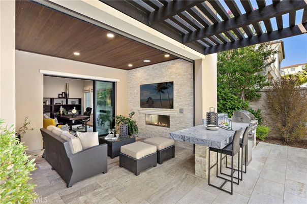 Exterior, Fireplace