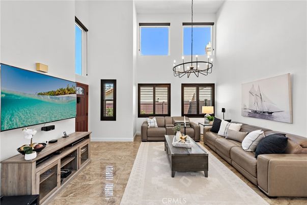 Chandelier, Interior, Living room, Pendant Lights