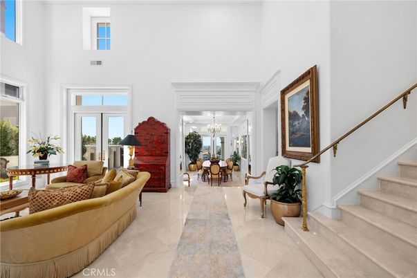 Chandelier, Dining room, Interior, Living room