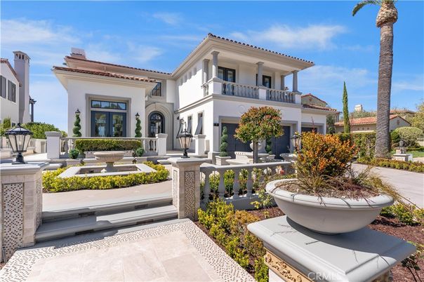 Exterior, Facade, Mediterranean