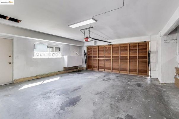 Garage, Interior