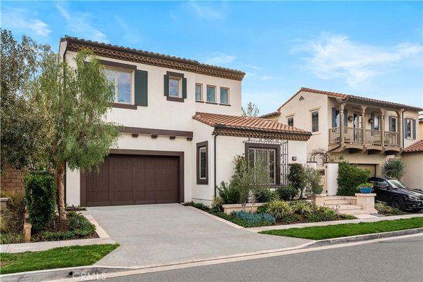 Attached, Exterior, Facade, Mediterranean