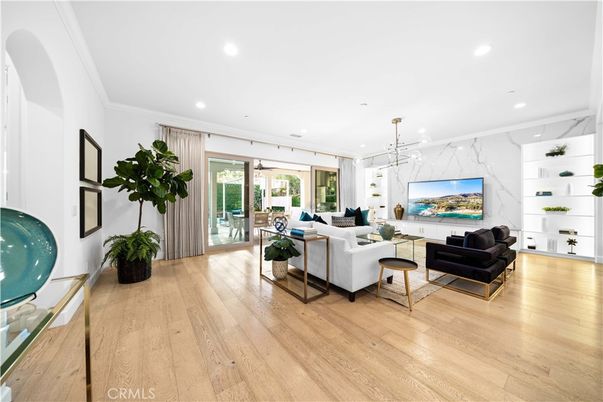 Interior, Living room, Marble Walls, Pendant Lights, Recessed Lighting, Wood Texture Flooring
