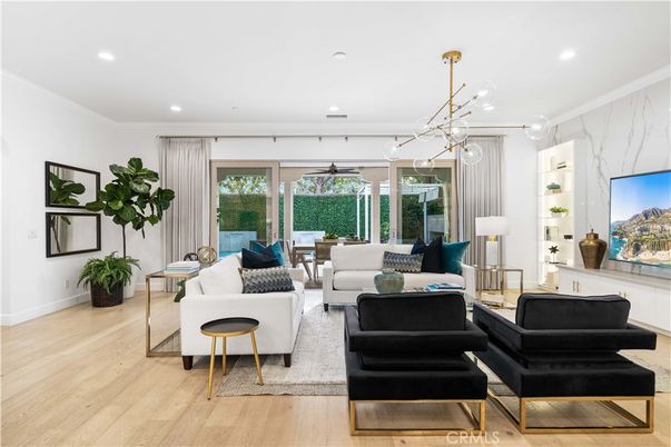 Interior, Living room, Pendant Lights, Recessed Lighting, Wood Texture Flooring