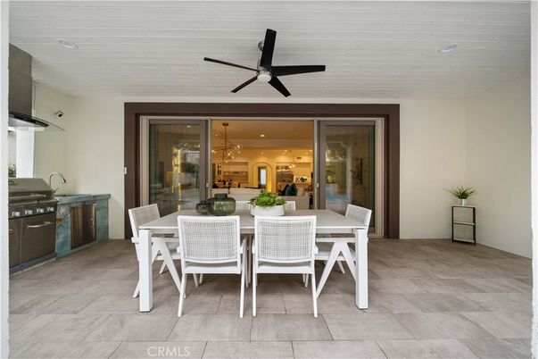 Dining room, Exterior