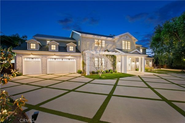 Attached, Exterior, Facade, French Provincial