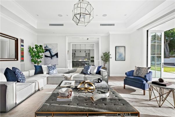 Interior, Living room, Pendant Lights, Recessed Lighting, Wood Texture Flooring