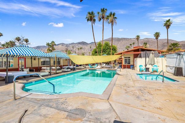 Exterior, Pool