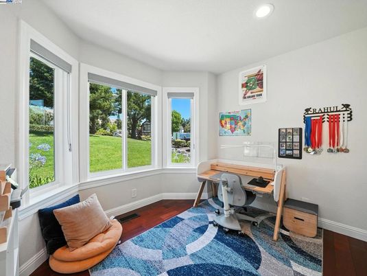 Home Office, Interior, Recessed Lighting, Wood Texture Flooring