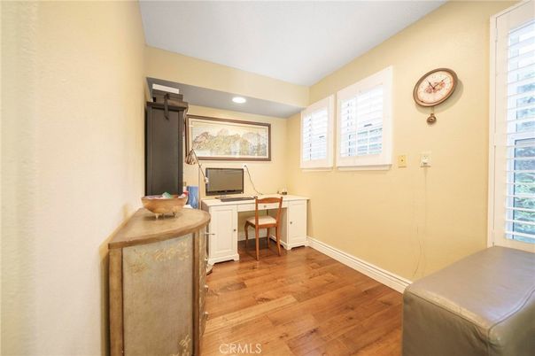Home Office, Interior, Recessed Lighting, Wood Texture Flooring