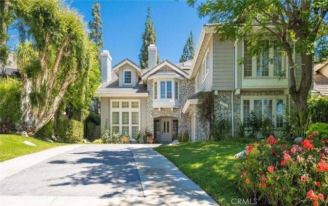 Backyard, Exterior, Facade, Queen Anne Victorian