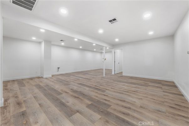 Empty room, Interior, Recessed Lighting, Wood Texture Flooring