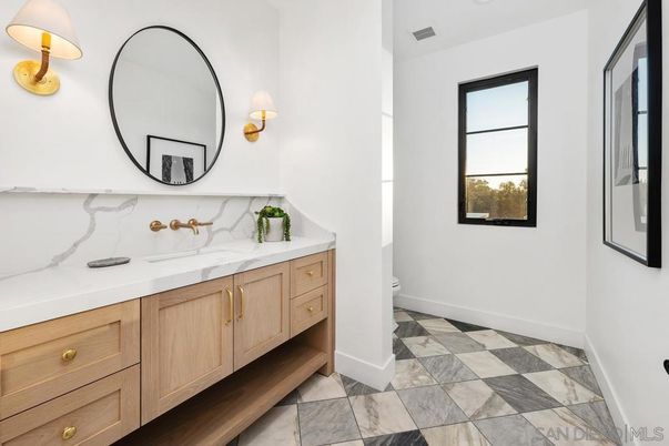 Bathroom, Dual Sink Vanities, Interior