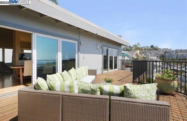Exterior, Wood Texture Flooring