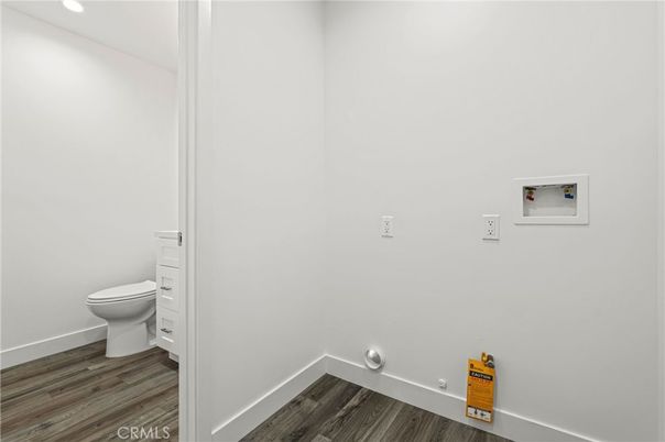 Bathroom, Interior, Recessed Lighting, Wood Texture Flooring