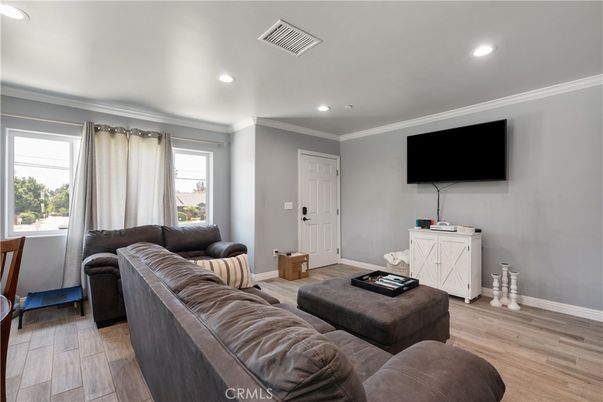 Interior, Living room, Recessed Lighting, Wood Texture Flooring