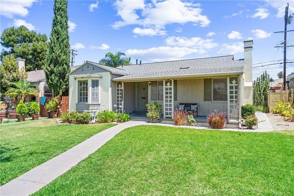 Backyard, Exterior, Facade, Ranch